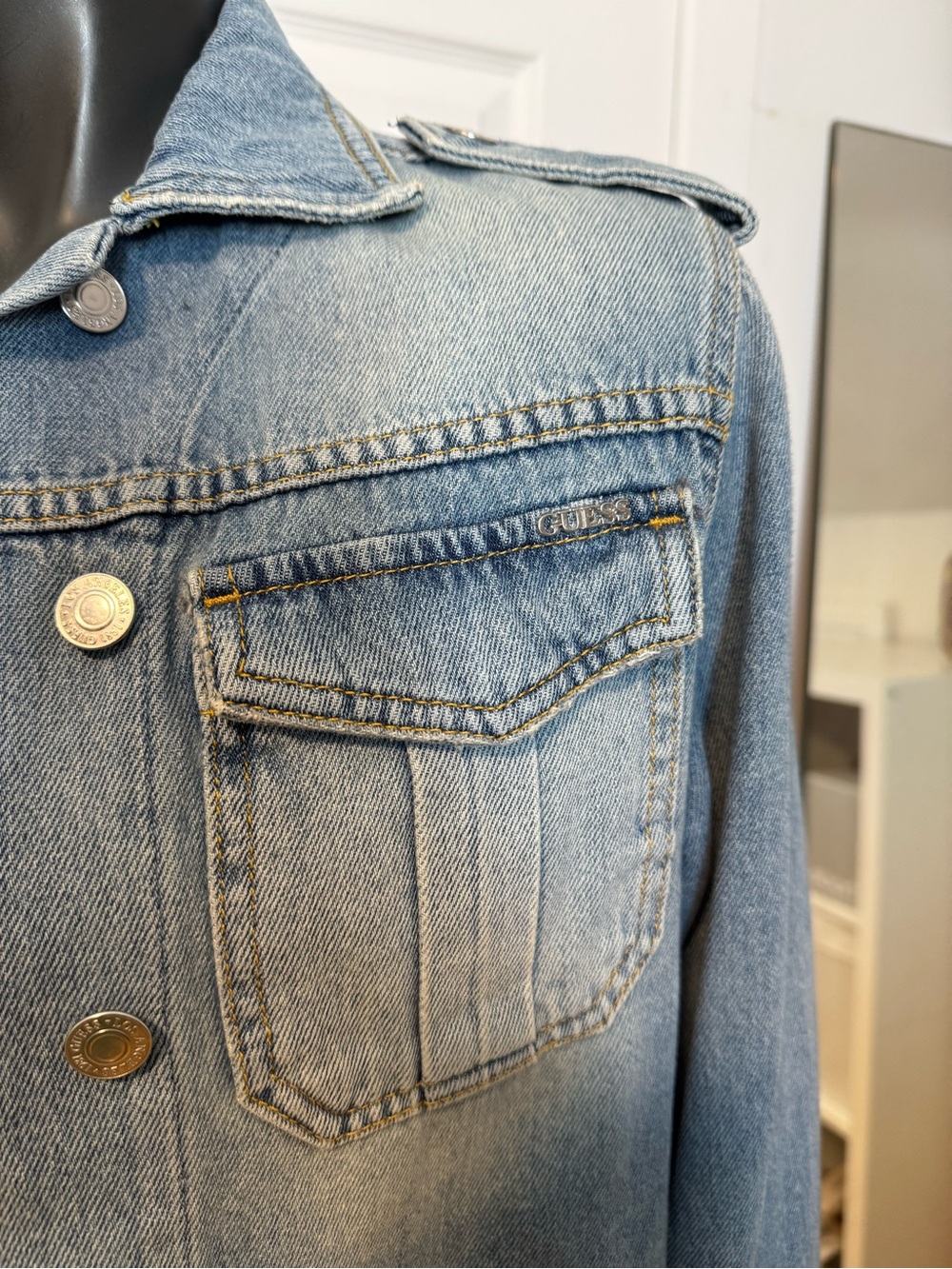 guess denim jacket - Picture 4 of 7
